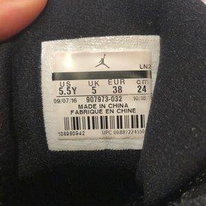 Inside of shoe for previous item.